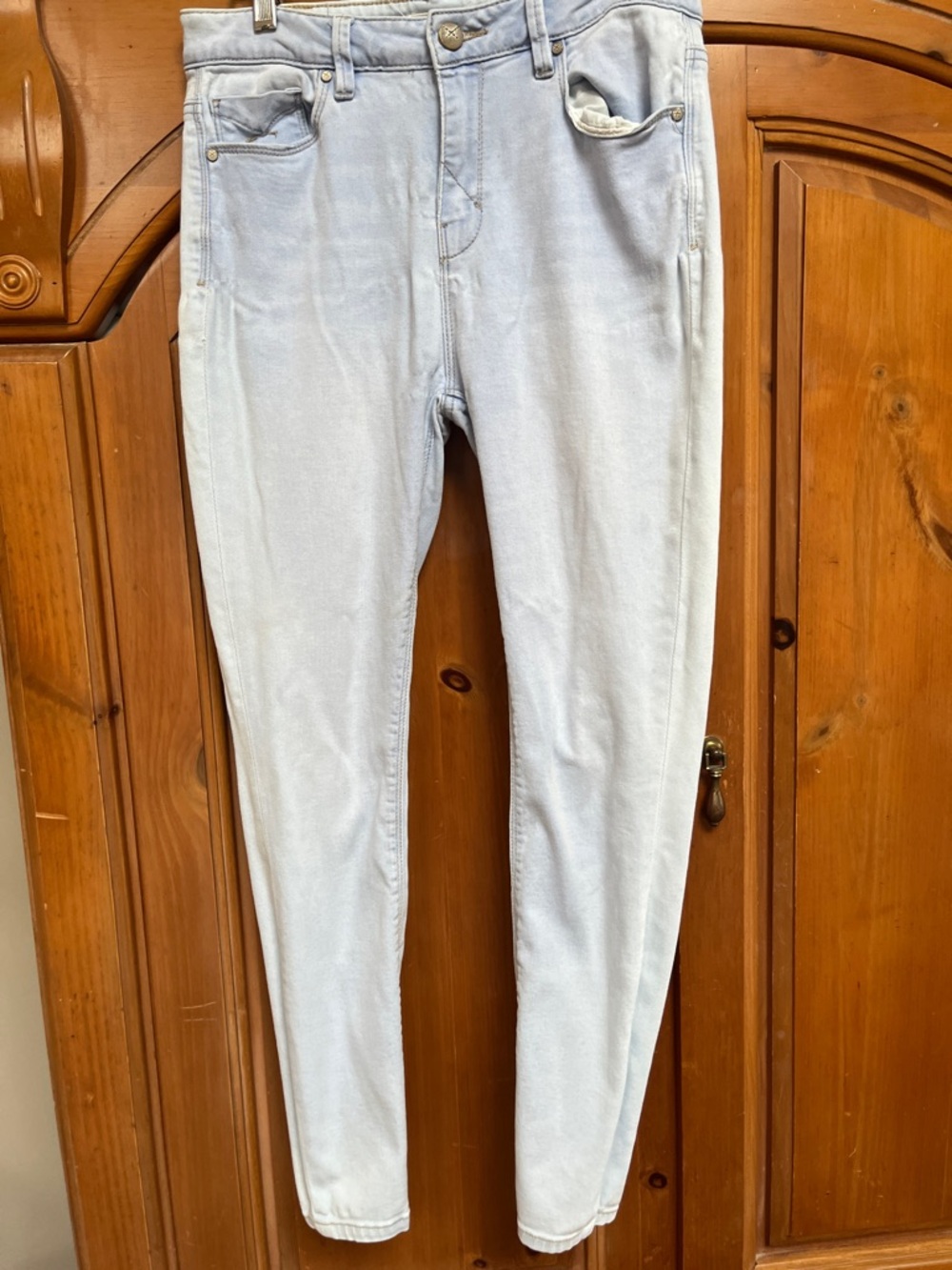 Light Wash Women's Stretch Jeans - Unbranded